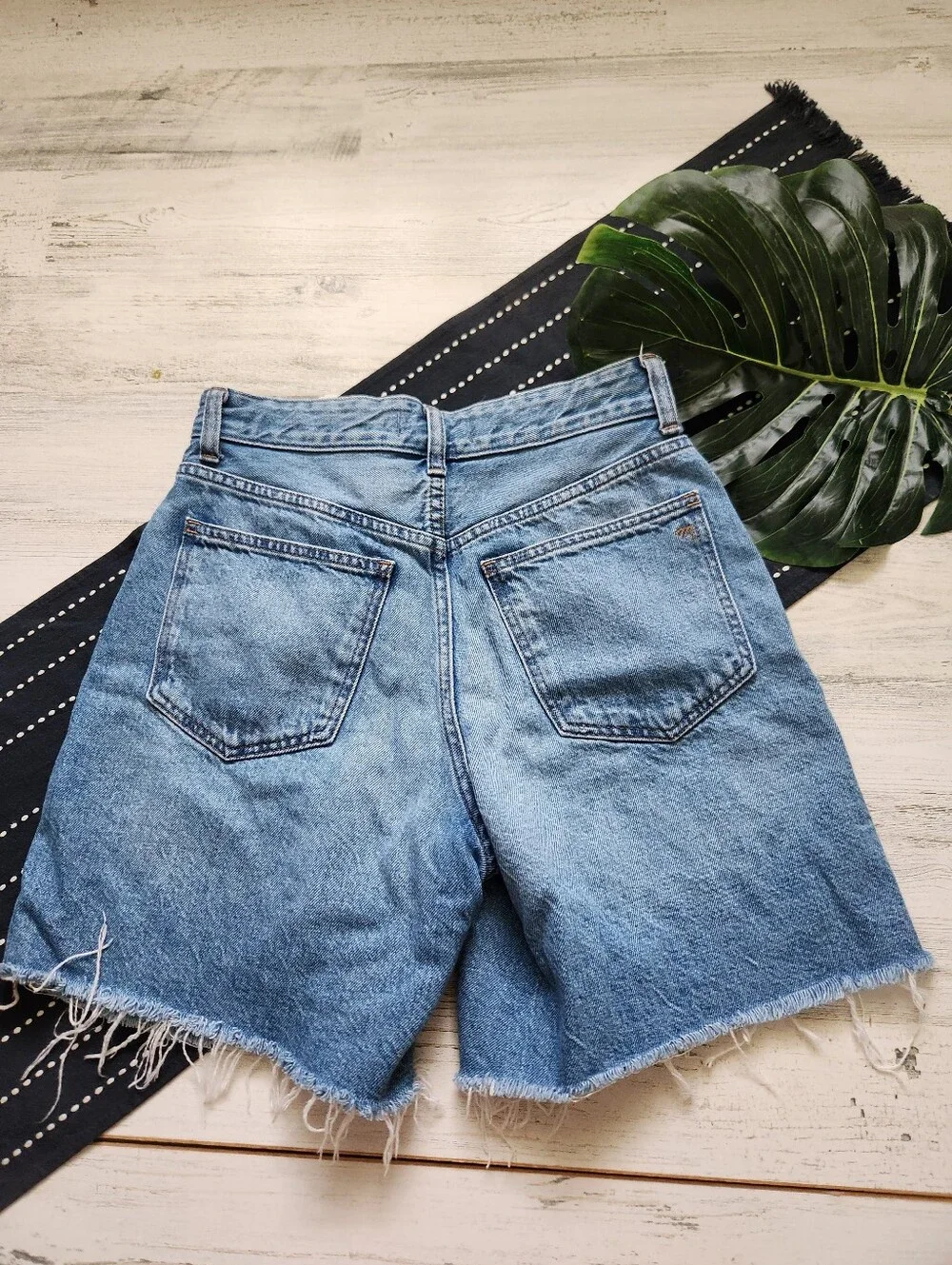 Madewell Baggy Jean Shorts Crestford Wash Mid Length Rigid Denim Size 26